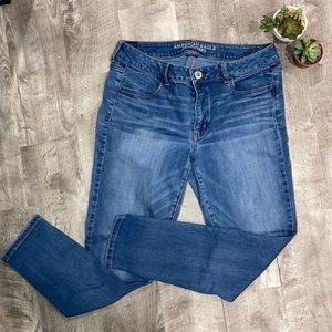 AMERICAN EAGLE Super Stretch Mid Rise Jegging